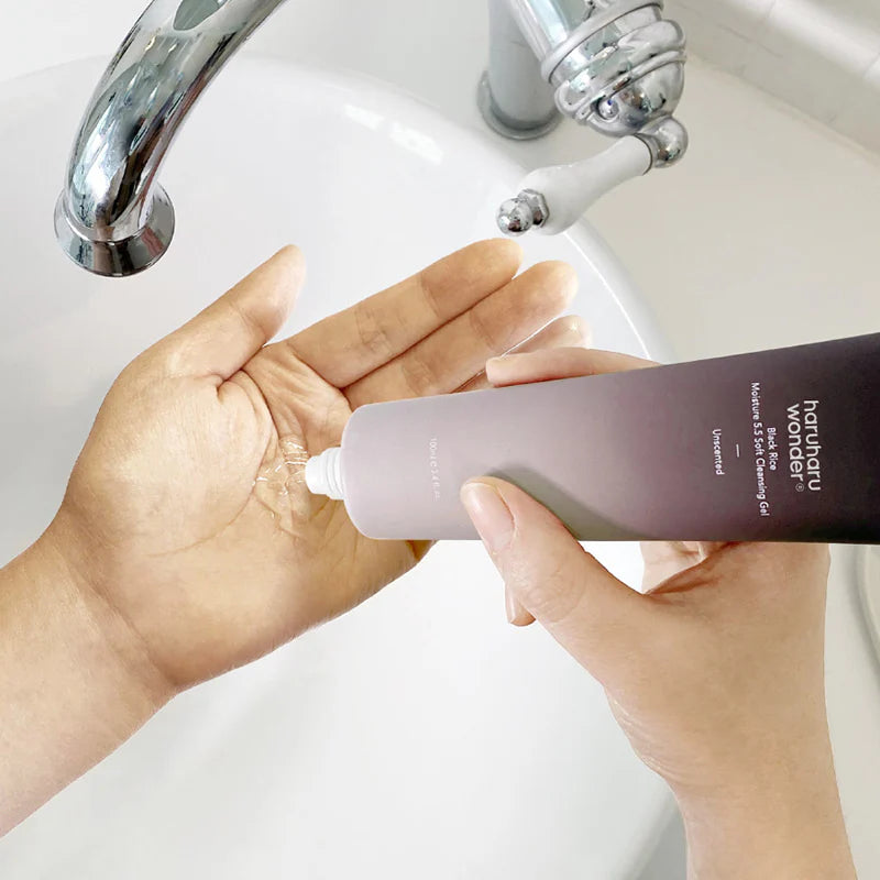 Limpiador Wonder Black Rice Moisture 5.5 Soft Cleansing Gel Haruharu